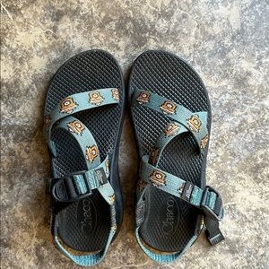 Smokey The Bear edition kids Chaco.